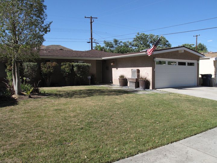 Beautiful Santa Clarita Pool Home 19341 Four Oaks ST, Canyon Country CA